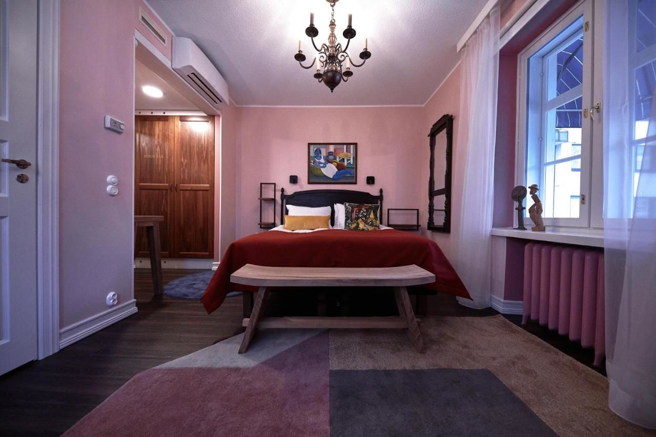 Отель Boutique Hotel Yöpuu Йювяскюля